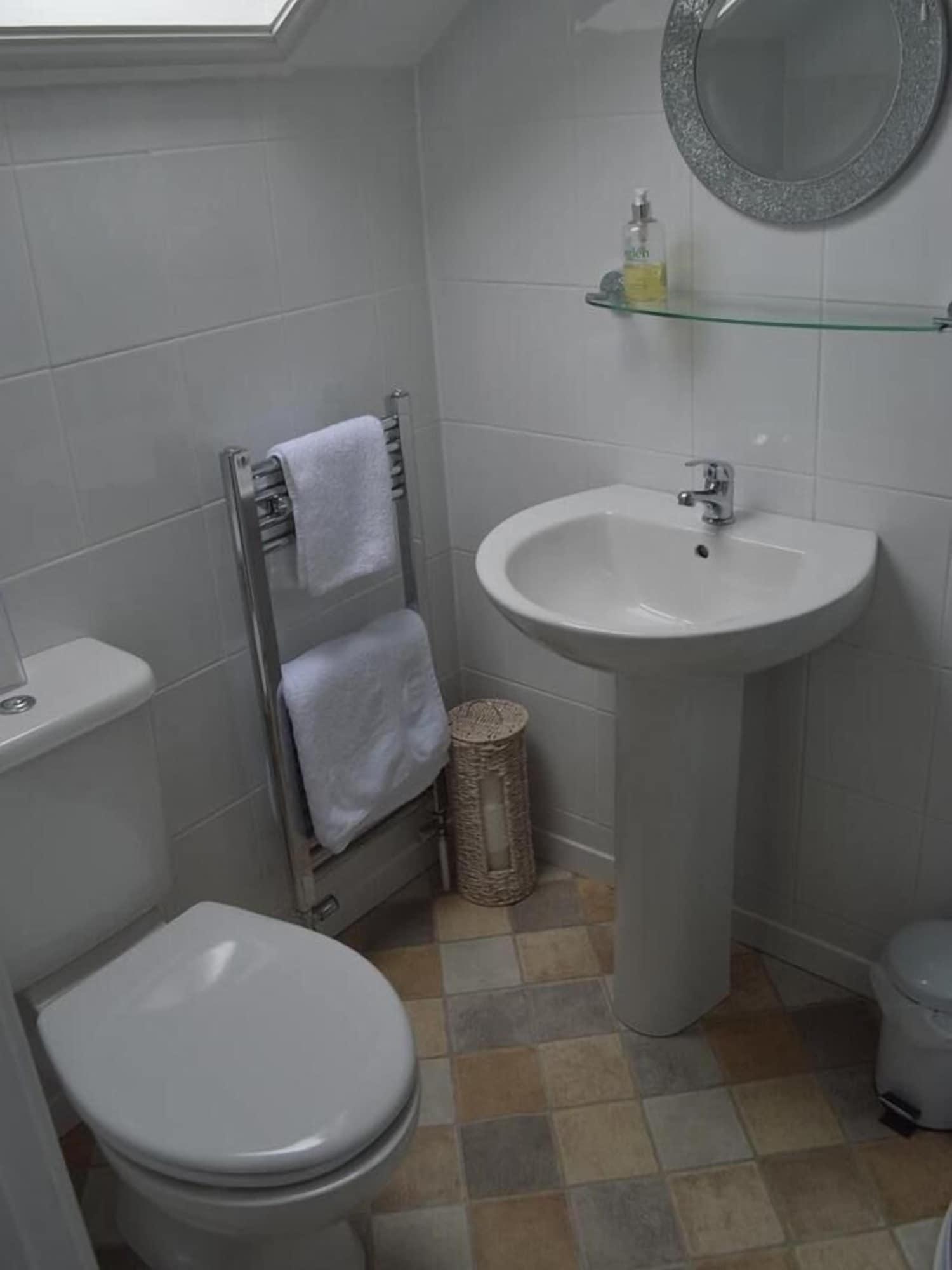 Witchingham B&B Holyhead Kültér fotó