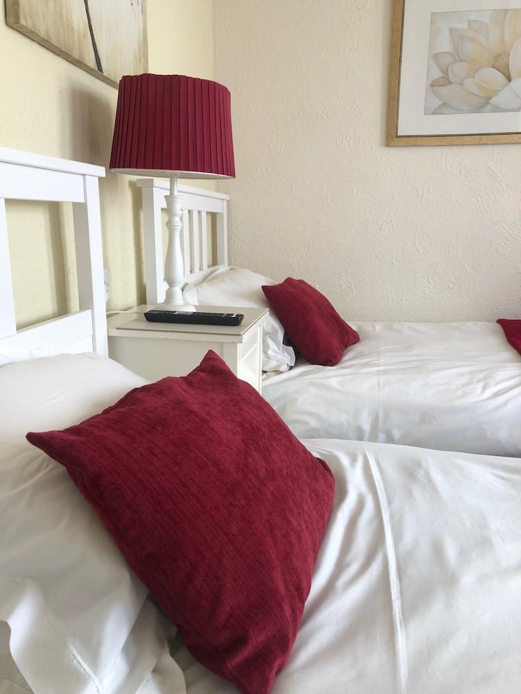 Witchingham B&B Holyhead Kültér fotó