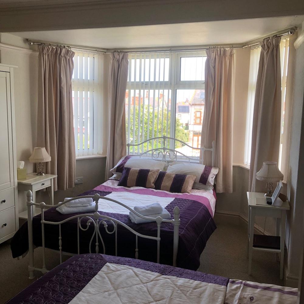 Witchingham B&B Holyhead Kültér fotó
