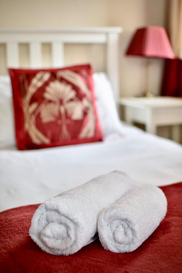 Witchingham B&B Holyhead Kültér fotó