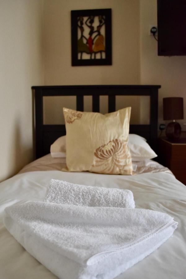Witchingham B&B Holyhead Kültér fotó